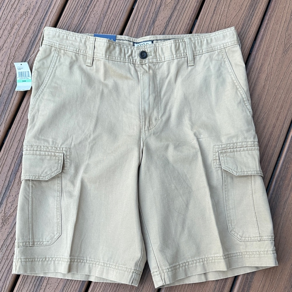 Men's NWT Izod Tan/Khaki Cargo Shorts